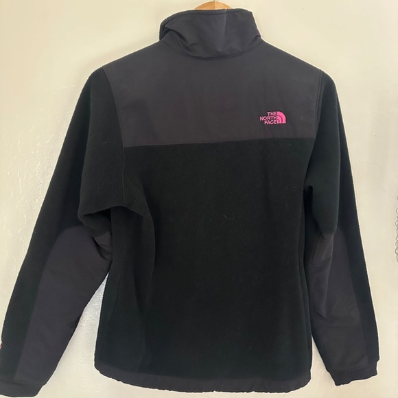 The North Face Black Breast Cancer Awareness Denali Fleece Jacket Size S… - Picture 16 of 16